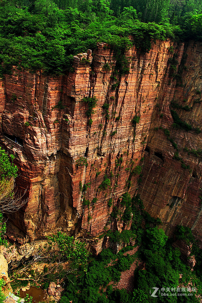 峭壁悬崖太行山