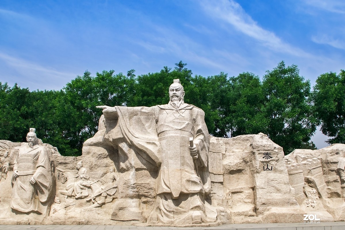 陕西韩城司马迁祠前广场的大型塑像群