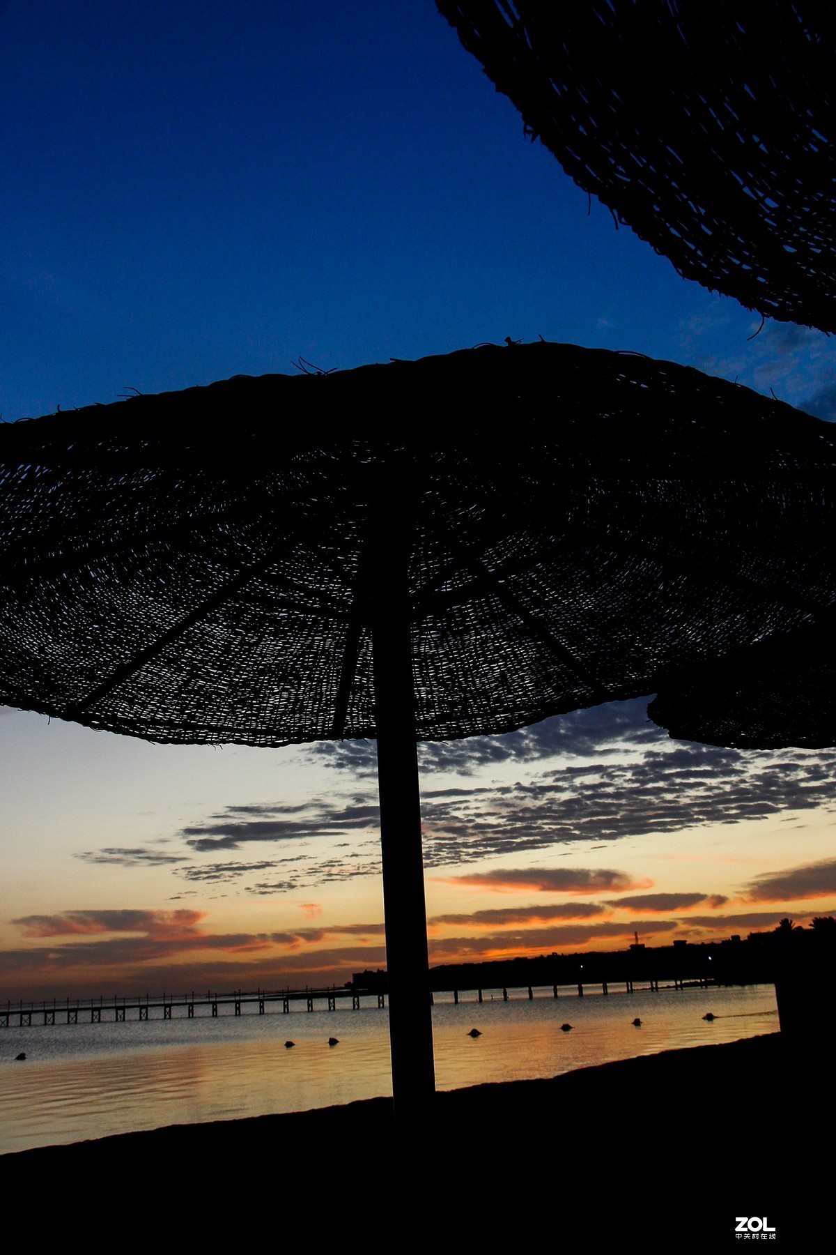 #留下一份夏天的纪念# 朝霞满天续一