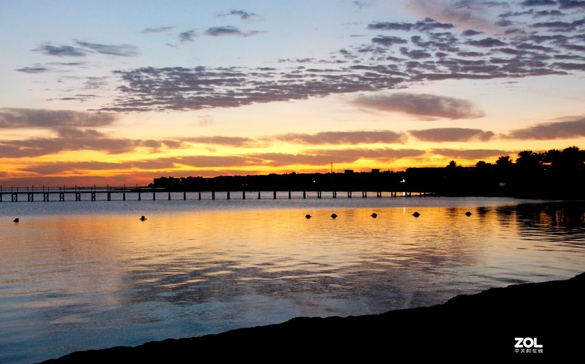 #留下一份夏天的纪念# 朝霞满天续一