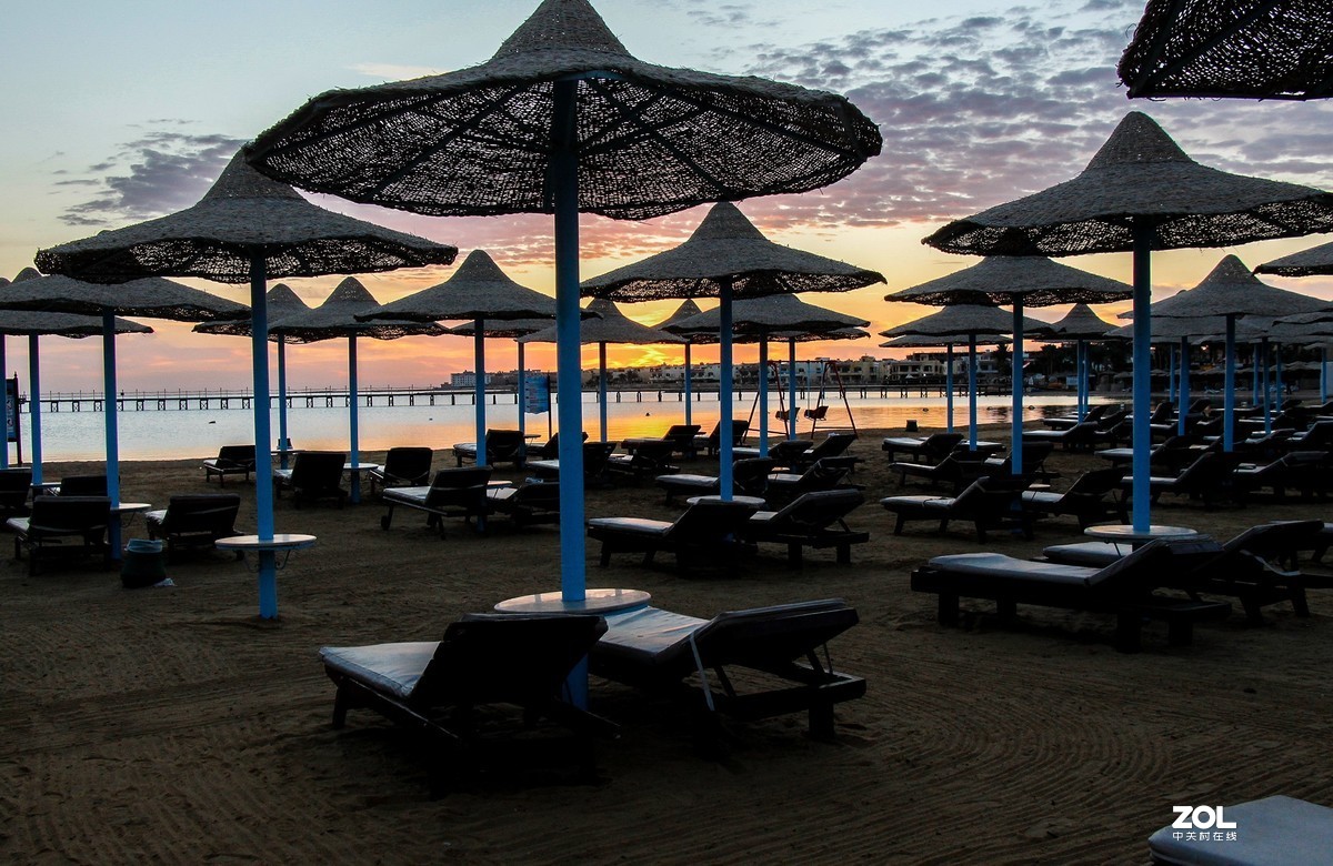 #留下一份夏天的纪念# 朝霞满天续一