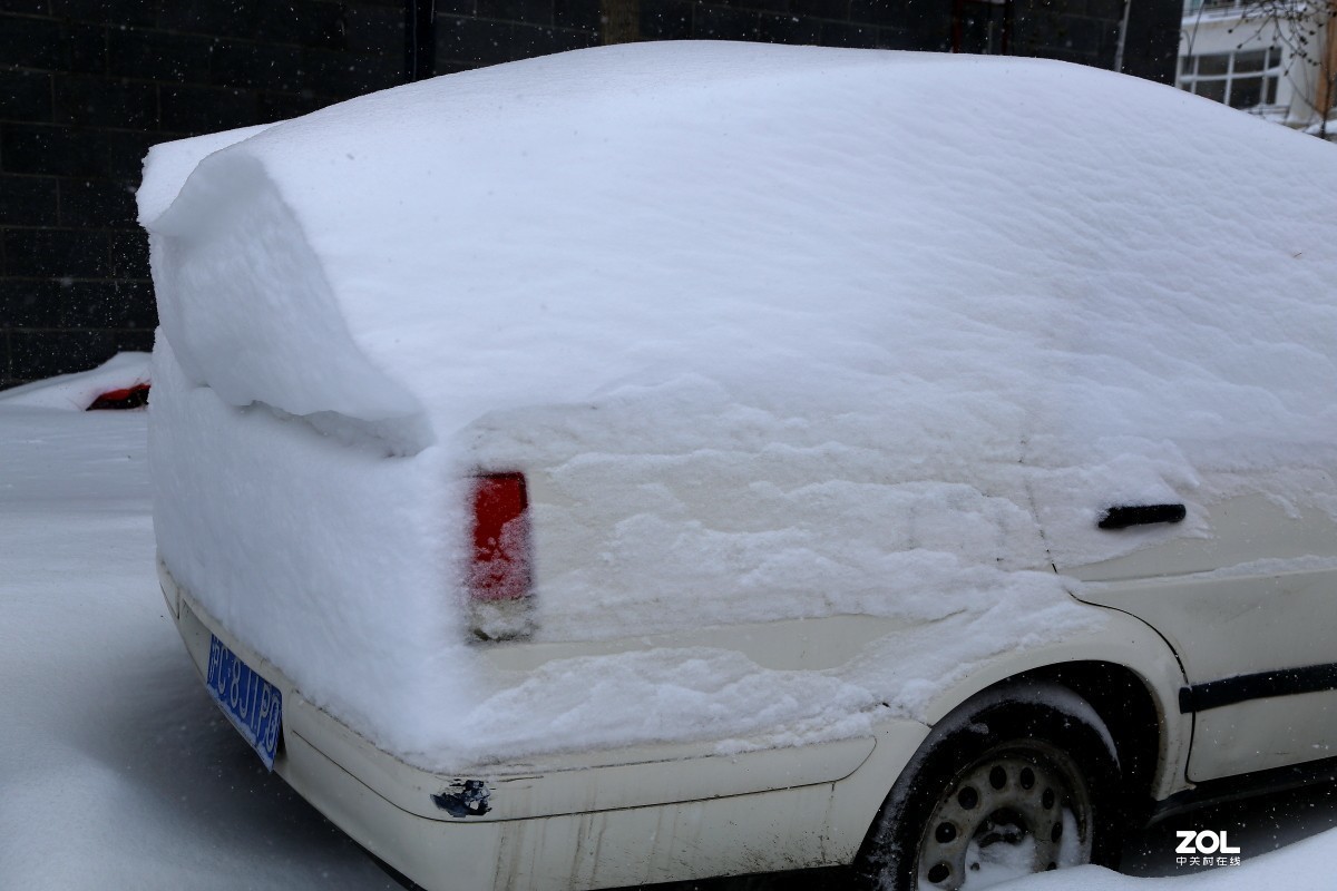 暴风雪袭击扎兰屯