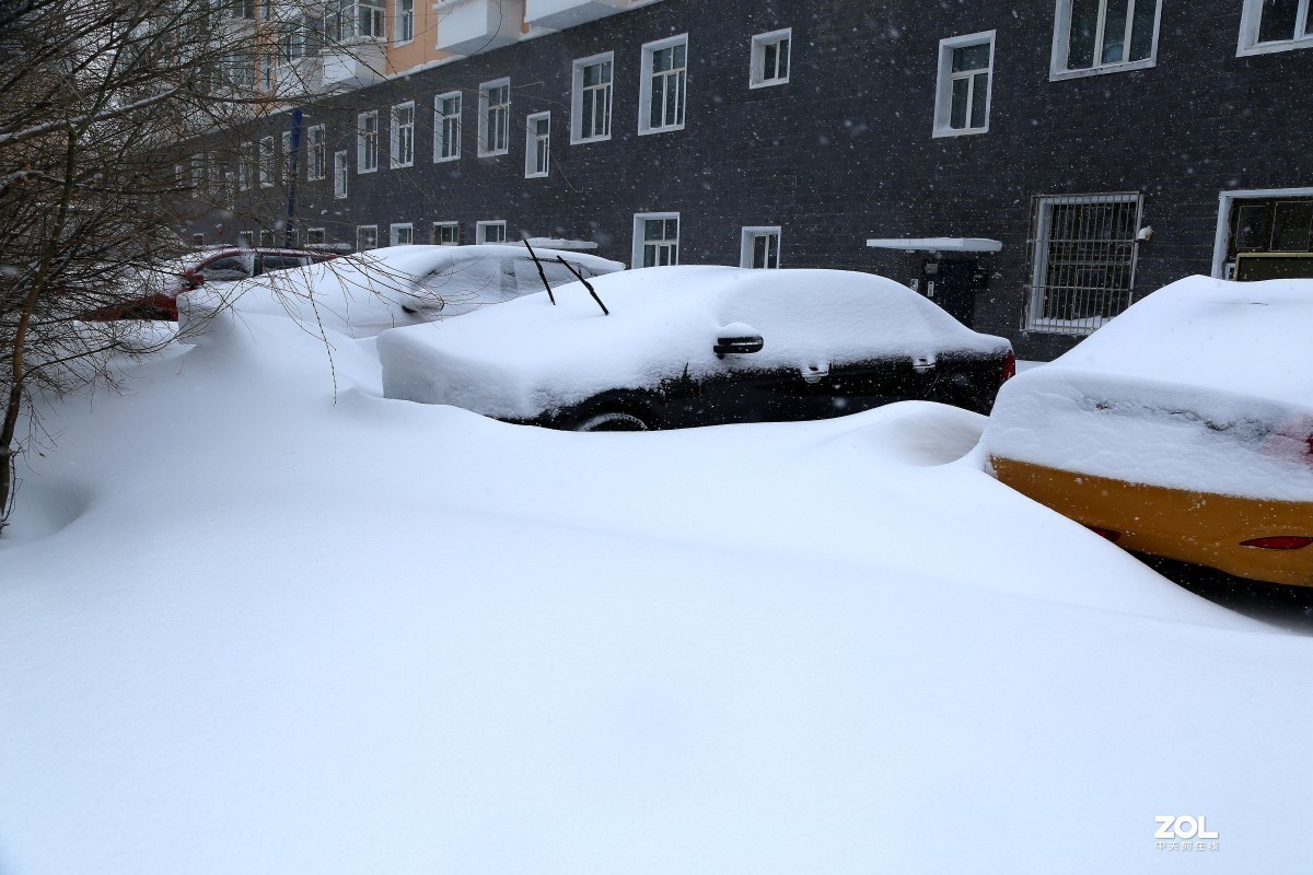 暴风雪袭击扎兰屯