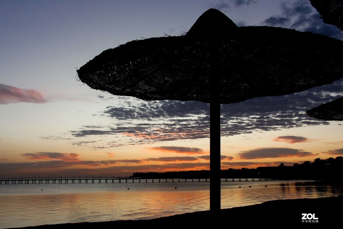 #留下一份夏天的纪念# 朝霞满天续一