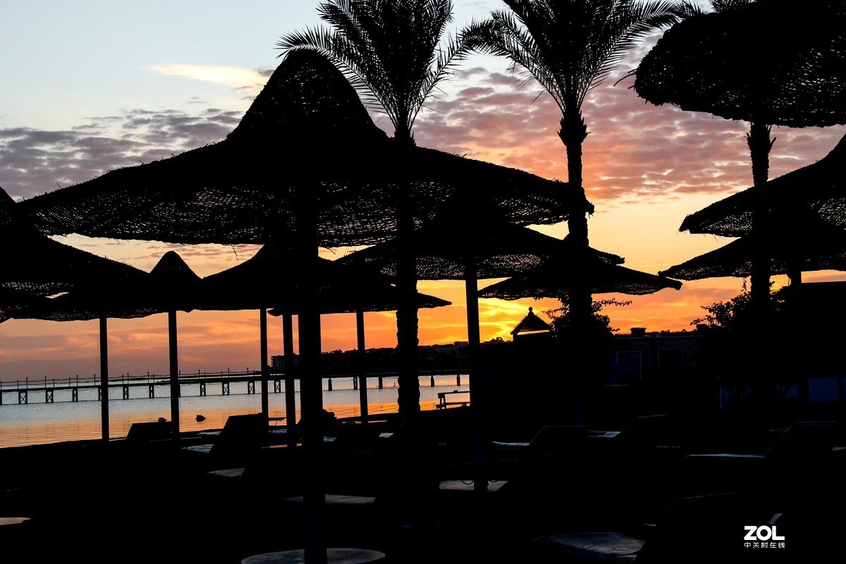 #留下一份夏天的纪念# 朝霞满天续一