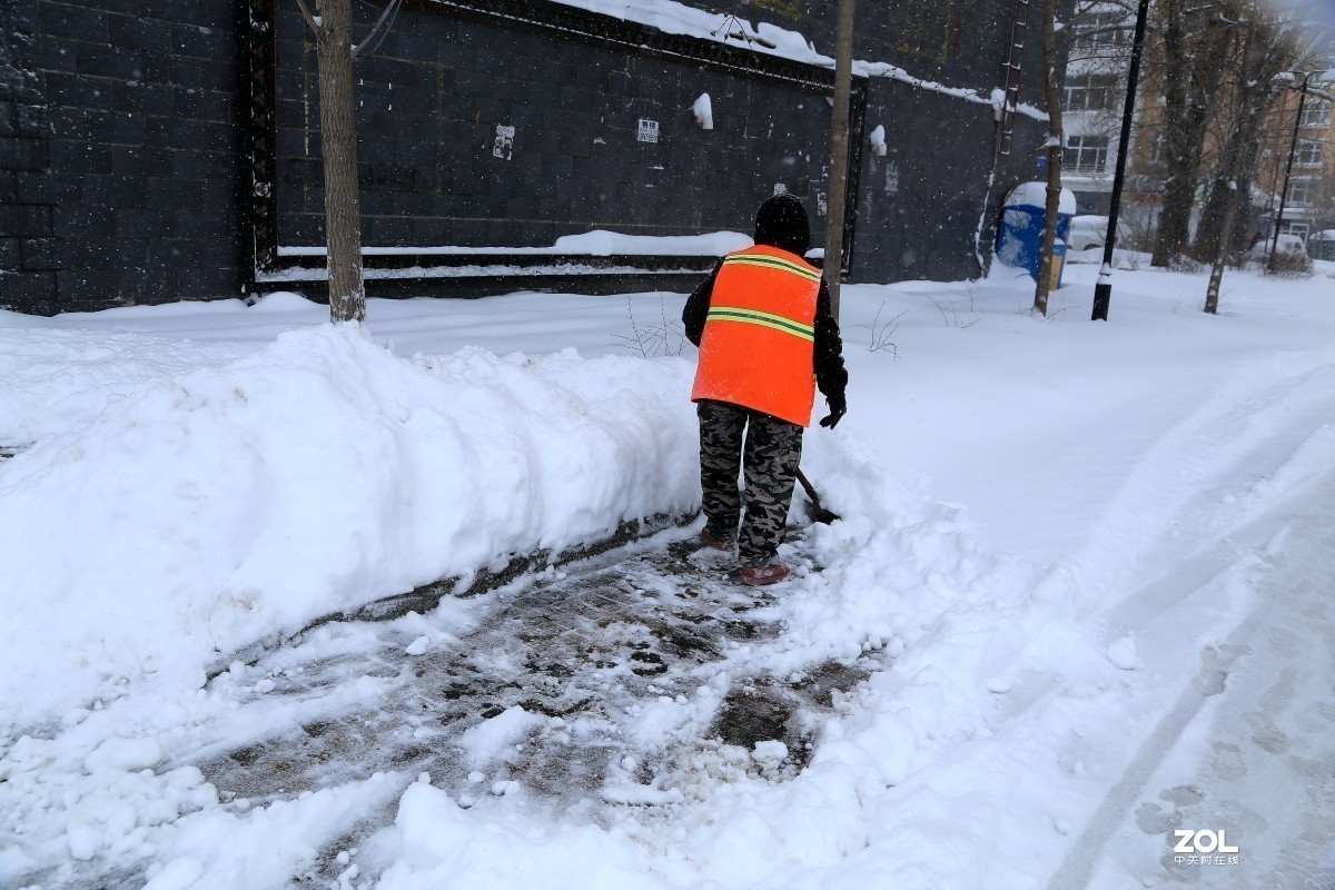暴风雪袭击扎兰屯