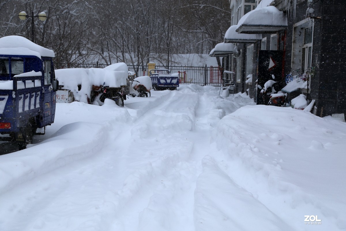 暴风雪袭击扎兰屯