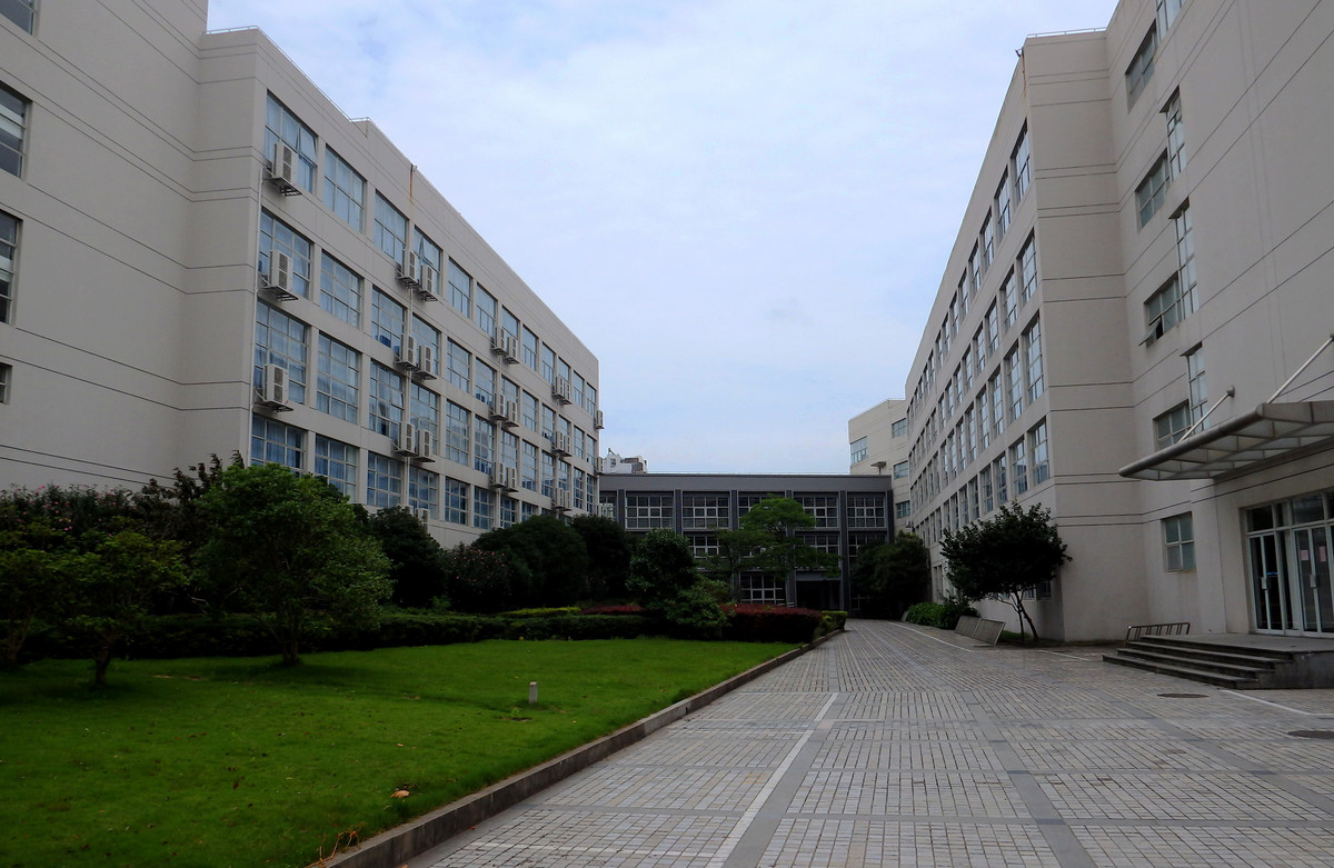 校园系列之上海第二工业大学风光二