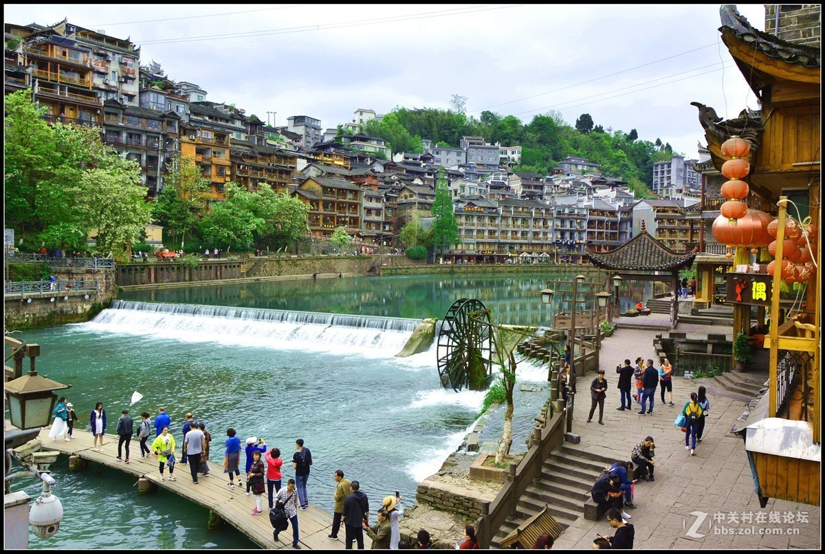 凤凰古城——沱江两岸