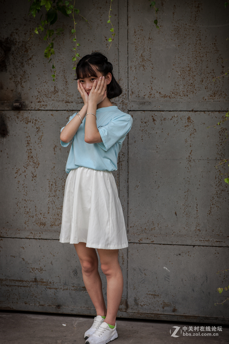 一堆烂铜、烂铁、烂房子；妹纸、杂锦煲！