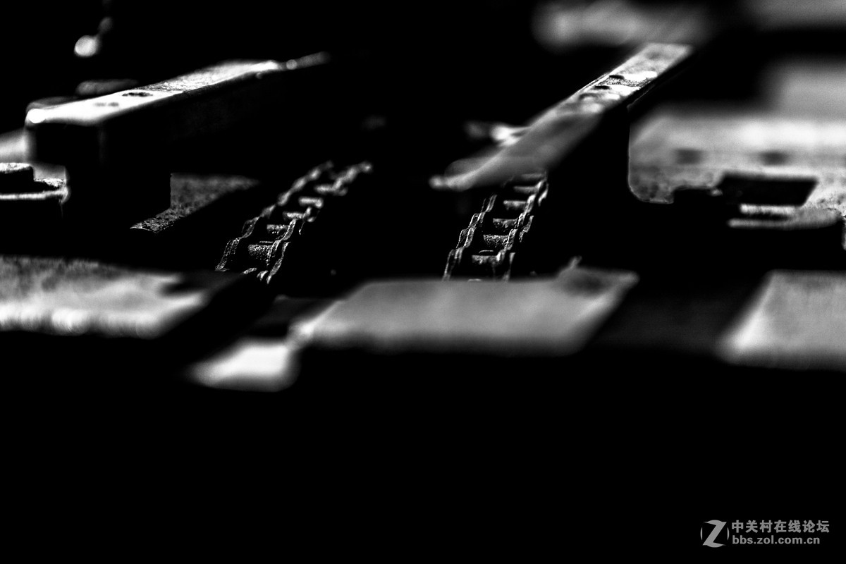 一堆烂铜、烂铁、烂房子；妹纸、杂锦煲！