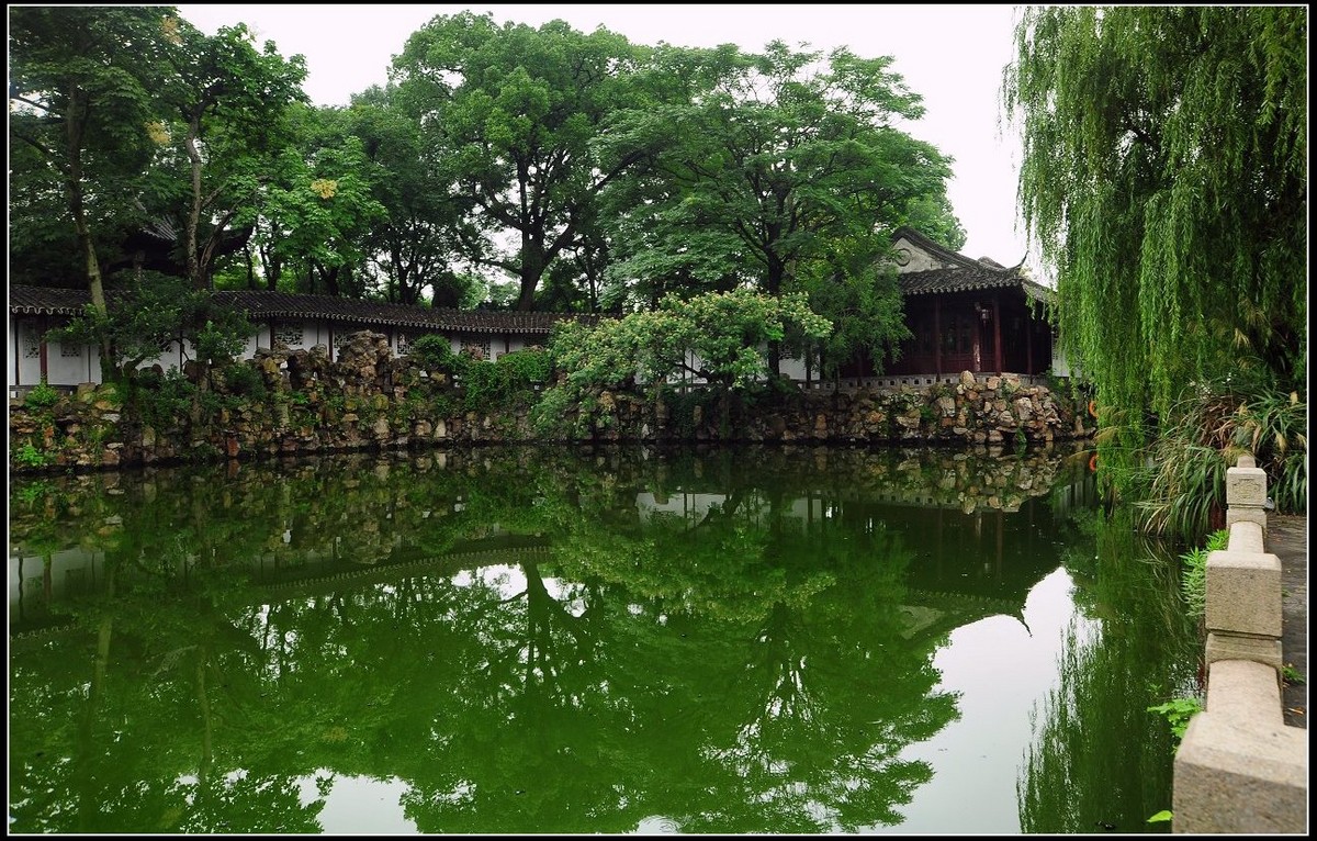 蘇州雨後的網師園滄浪亭