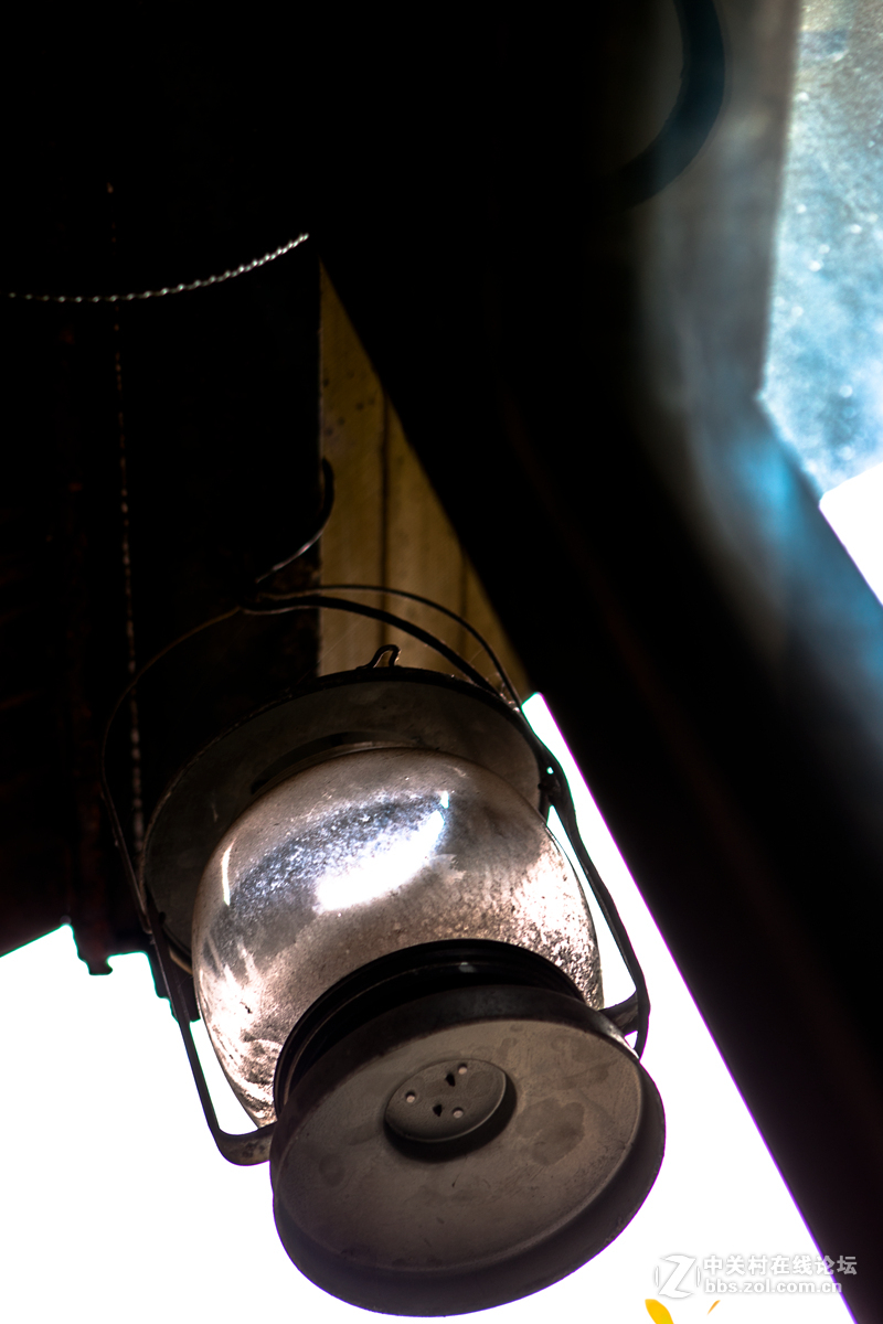 一堆烂铜、烂铁、烂房子；妹纸、杂锦煲！