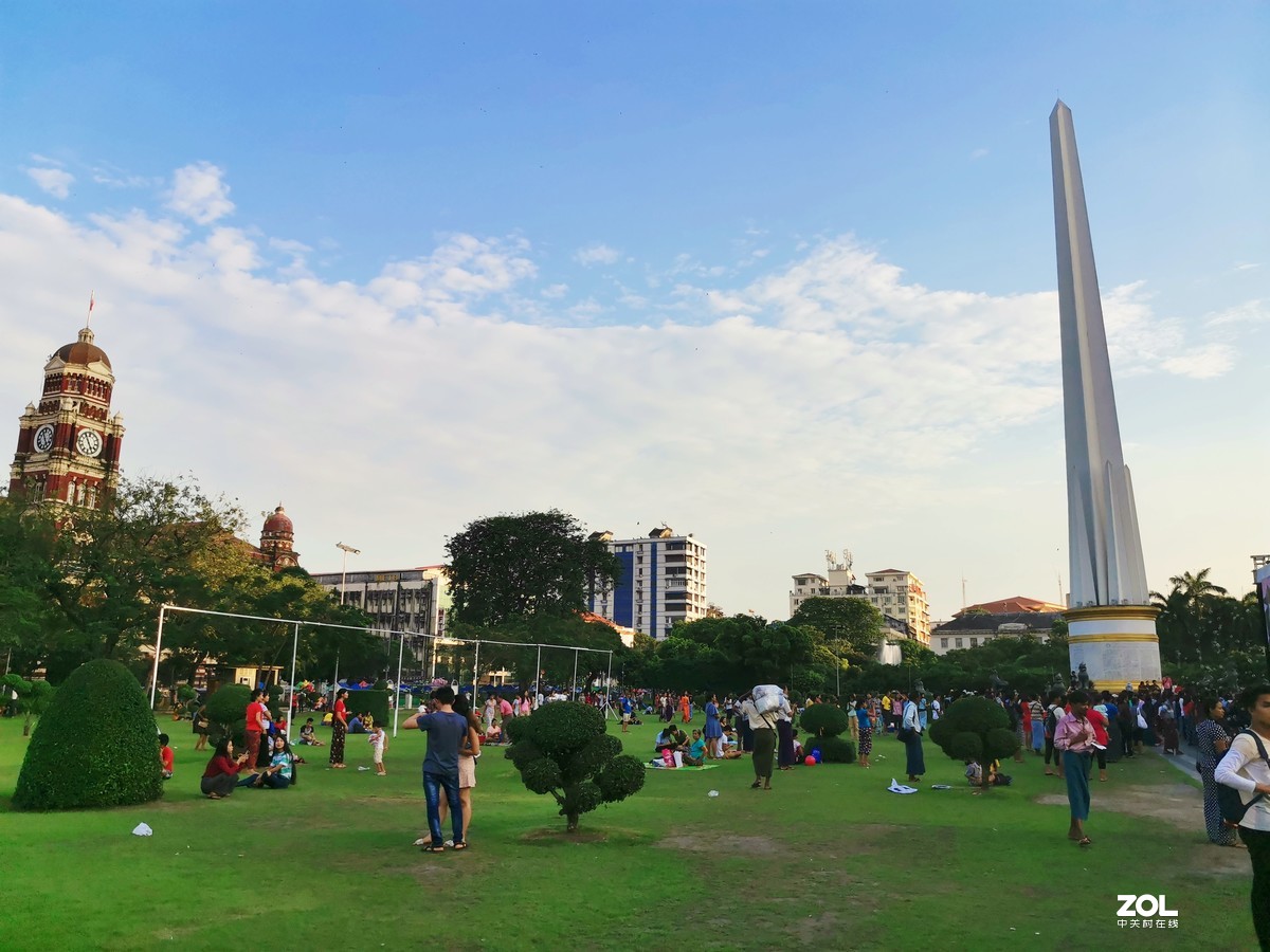 缅甸仰光班都拉广场公园