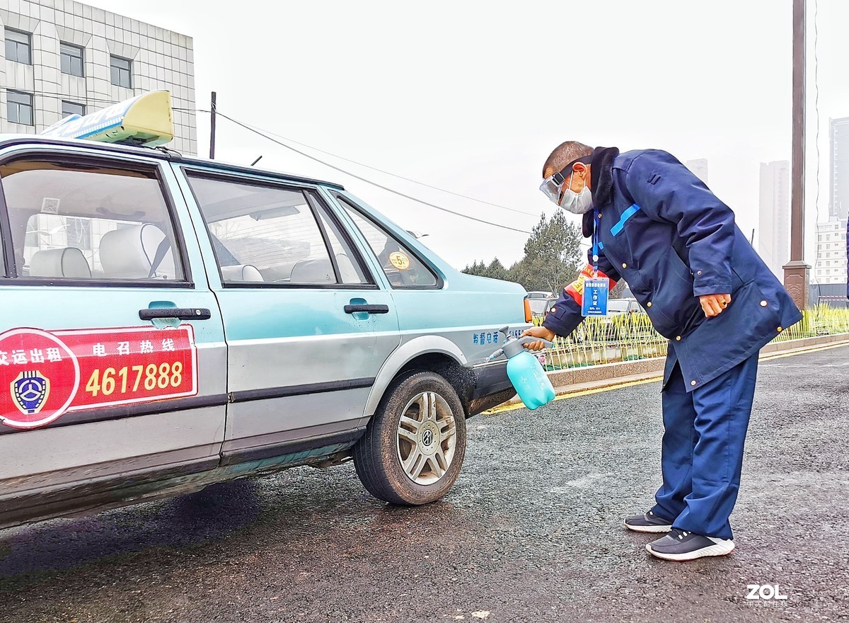 严防死守话防控