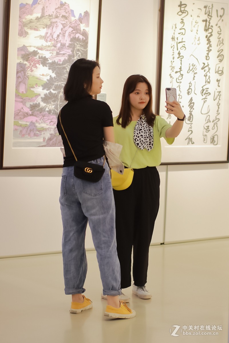 人像模式，并减一档对比度