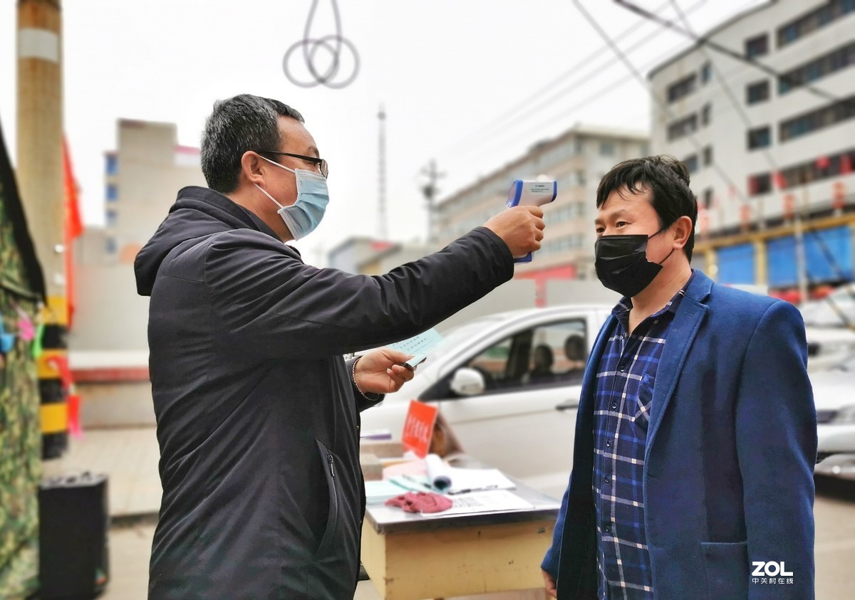 严防死守话防控