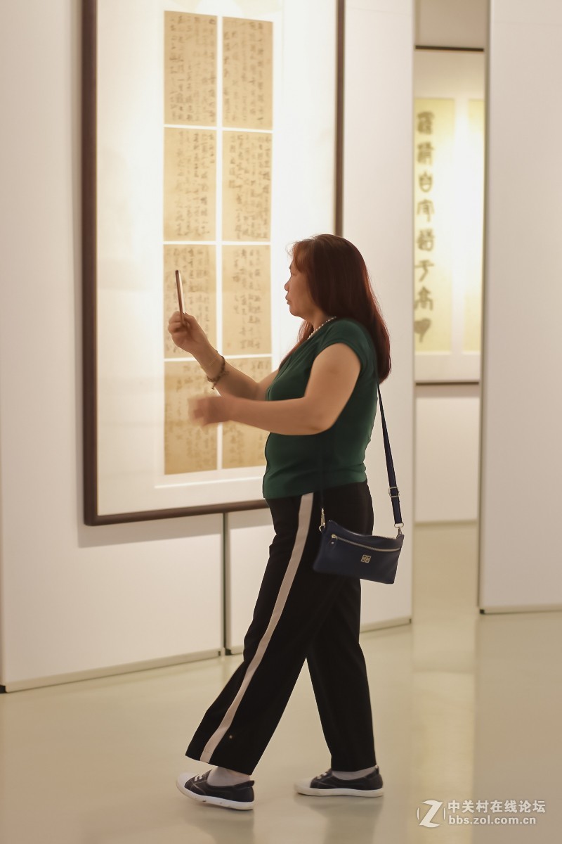 人像模式，并减一档对比度