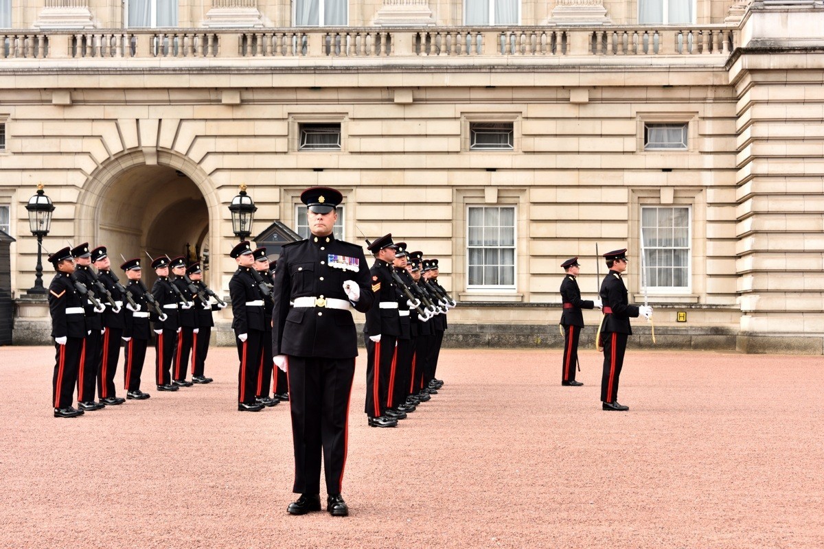 行摄英伦——白金汉宫皇家卫队换岗仪式