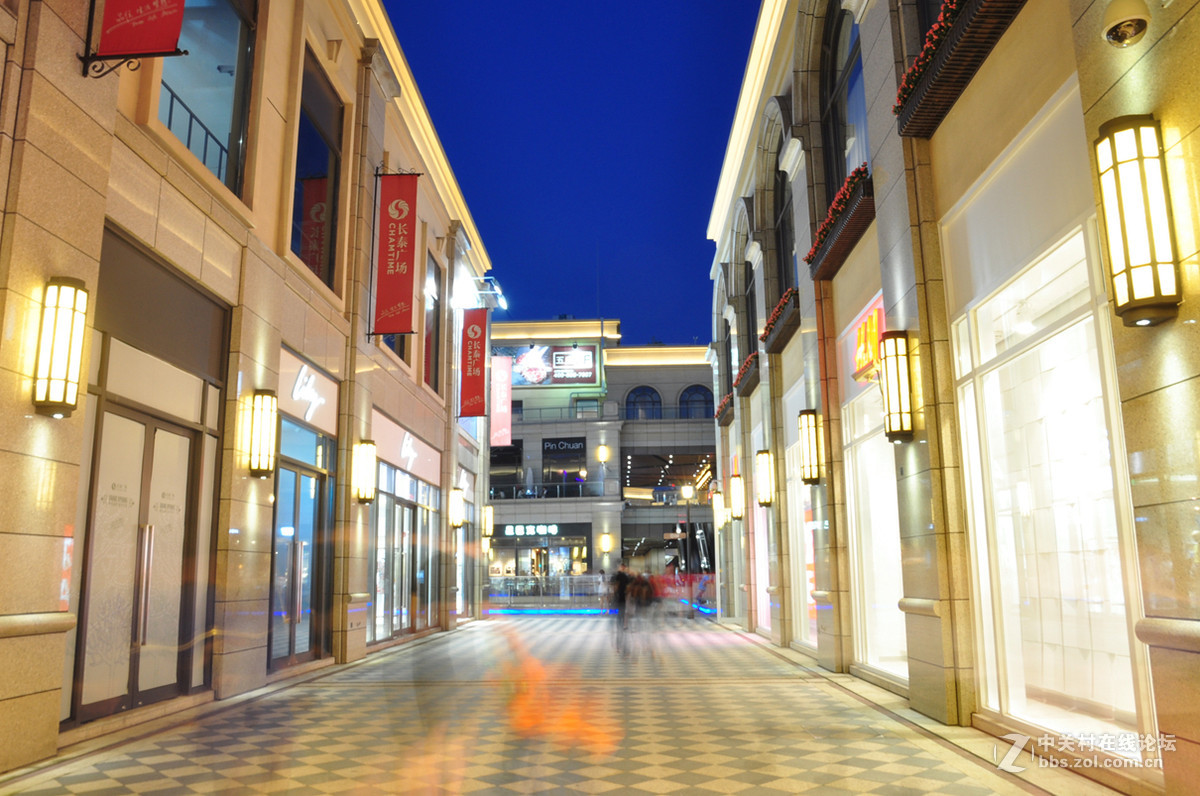 上海长泰广场新建购物中心灿烂夜景