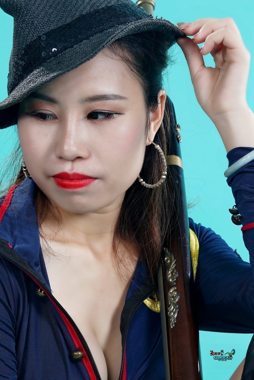 【时尚少女兵】 -----毛毛虫