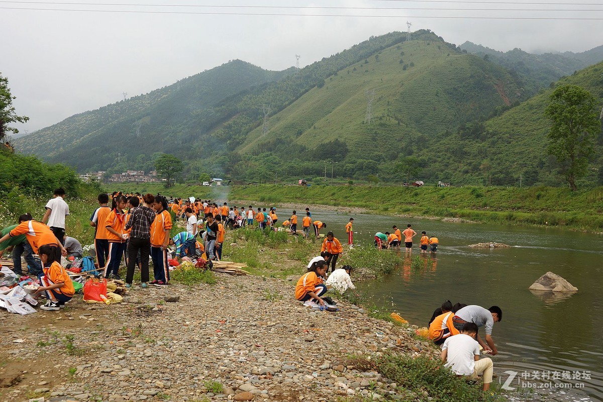 学生的野外午餐