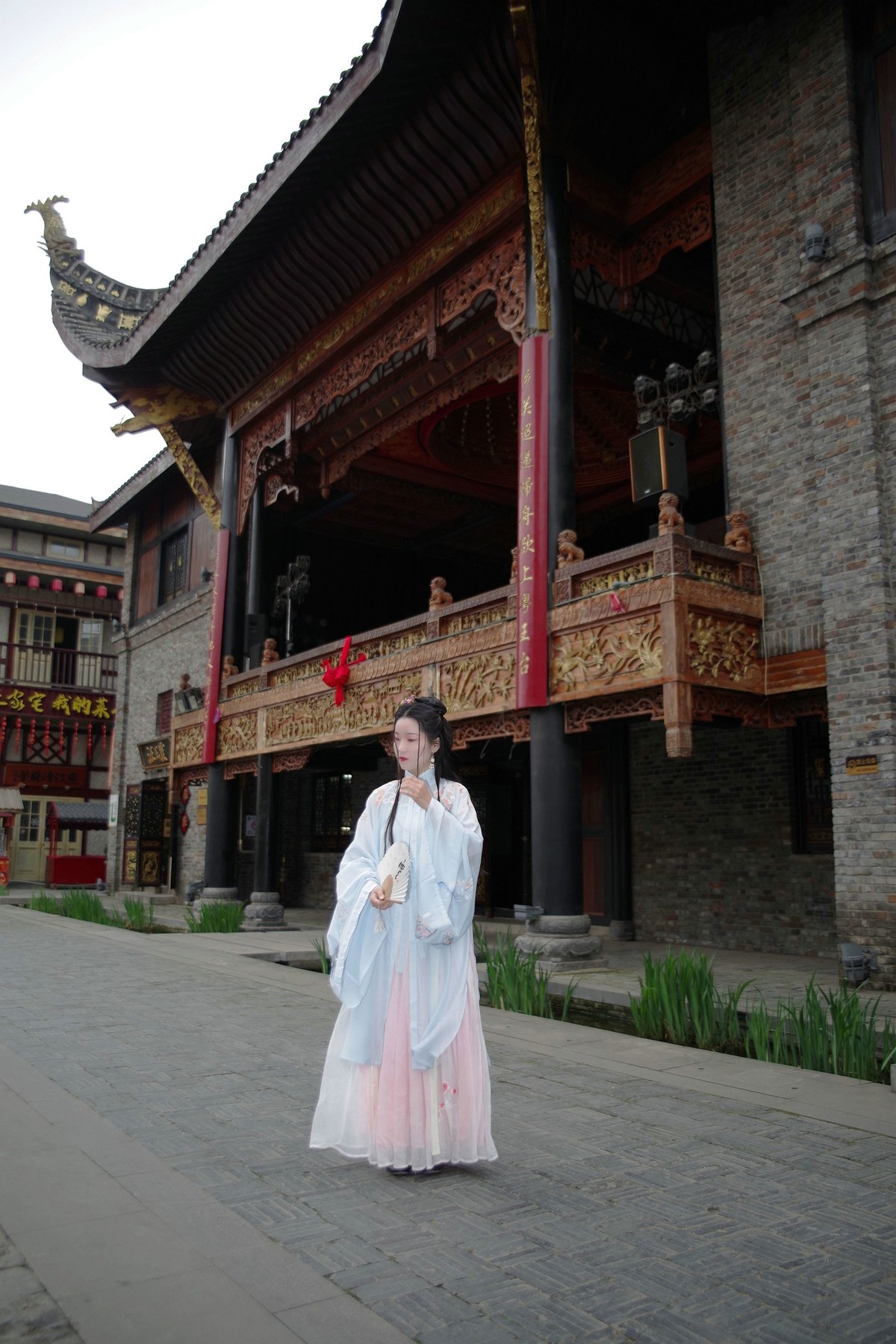 环境人像外拍--橙子女孩休闲在汉口里！。。。。。