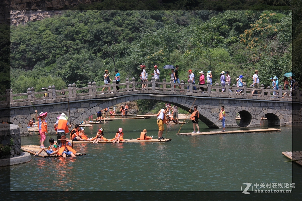 焦作云台山游记--泉瀑峡5--小小竹排......