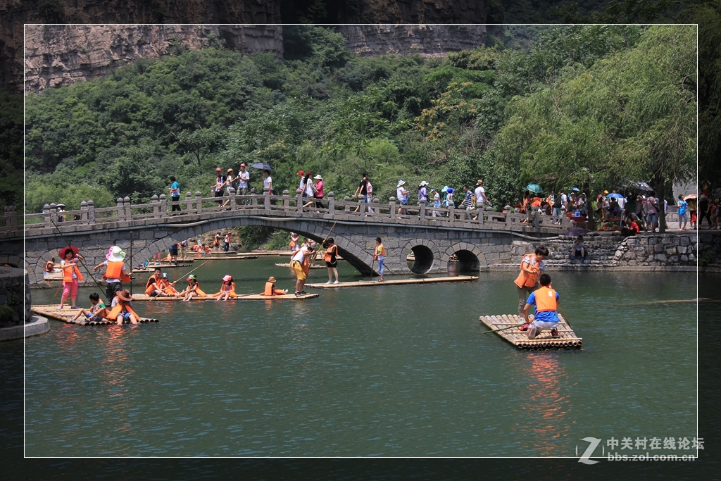 焦作云台山游记--泉瀑峡5--小小竹排......