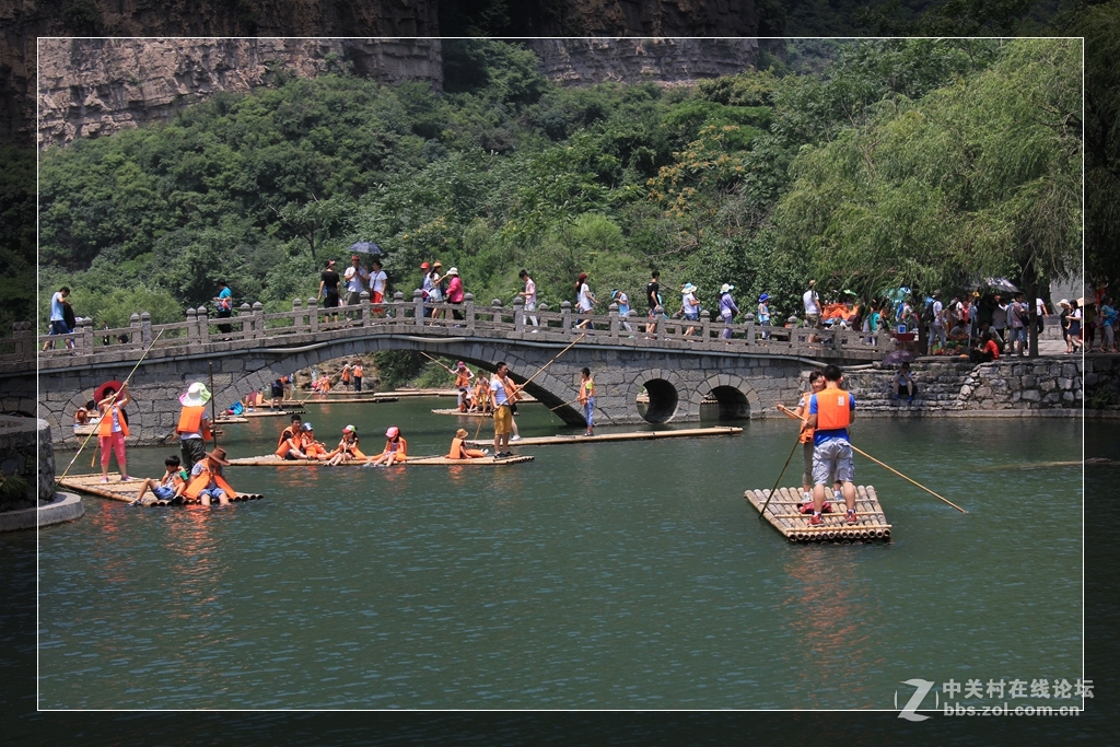 焦作云台山游记--泉瀑峡5--小小竹排......