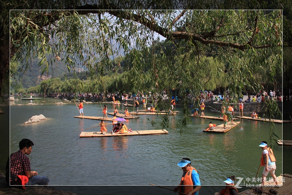 焦作云台山游记--泉瀑峡5--小小竹排......