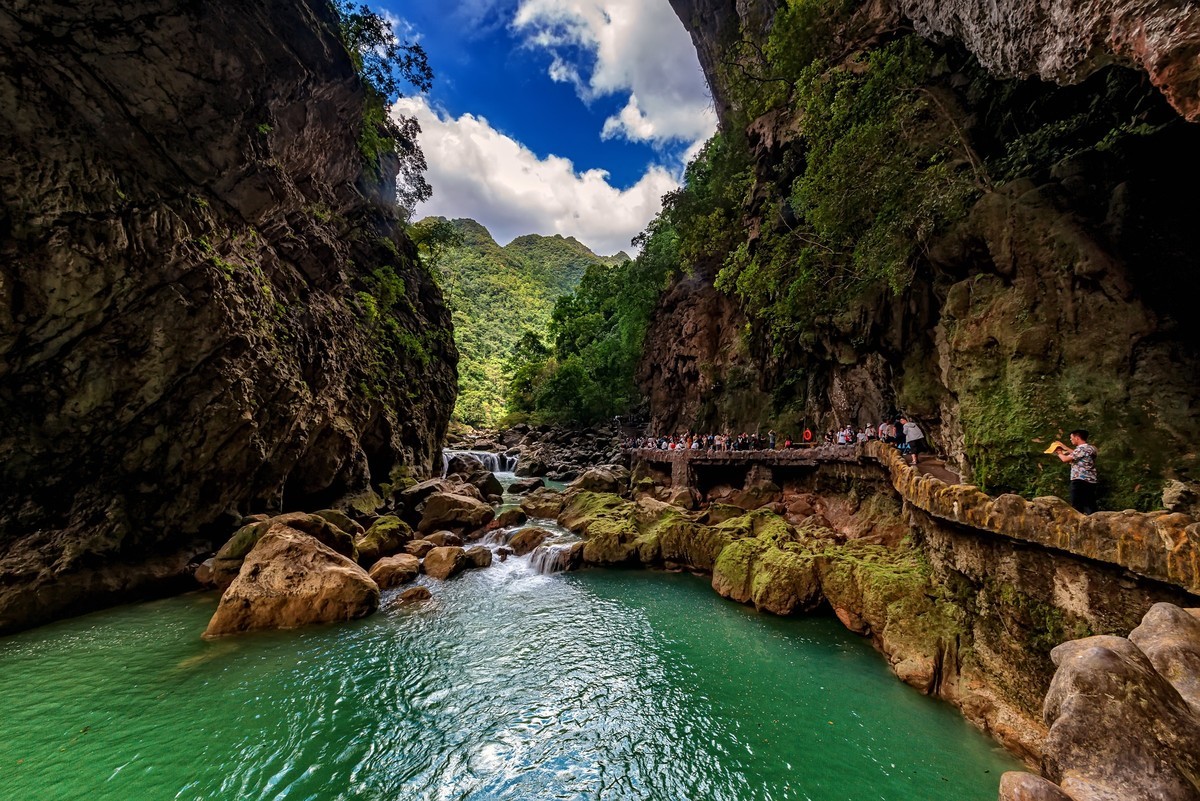 黔东南州荔波大七孔之天生桥