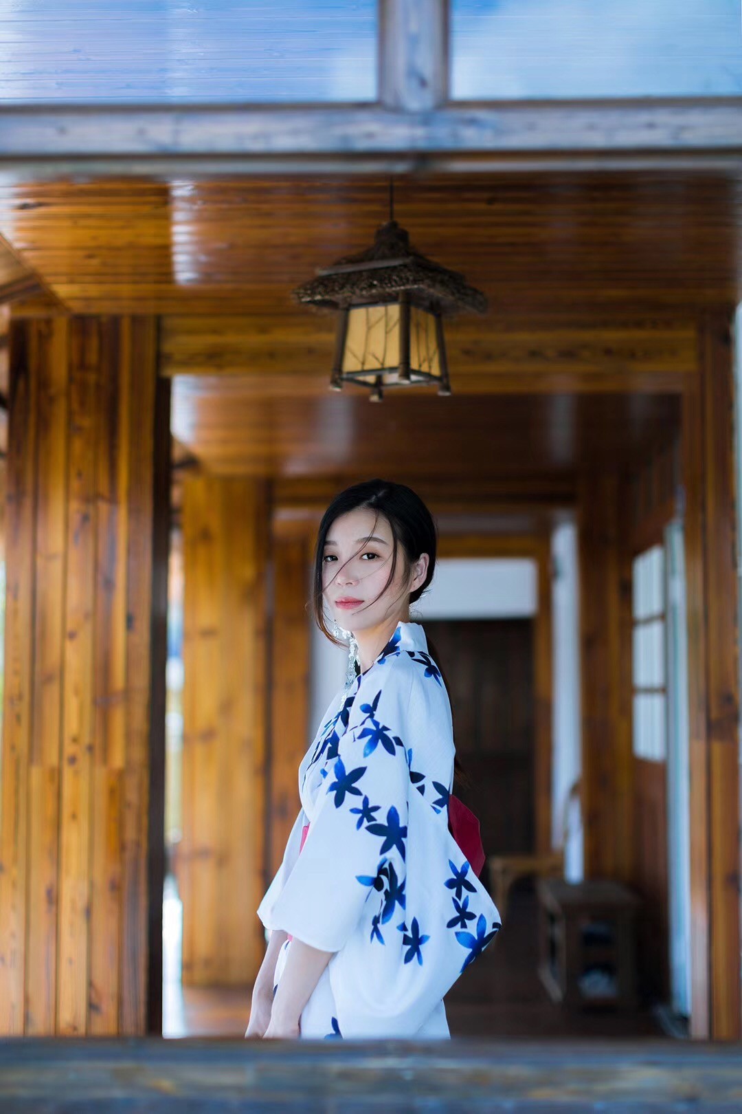 天青色等烟雨 而我在等你