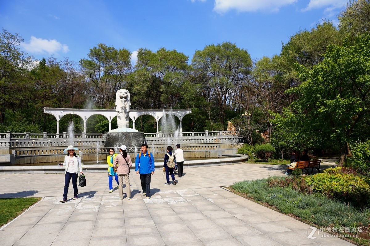 建筑 风格  各异篇 ------2015.5.9日 游历  沈阳 世博园 看 建筑 之一
