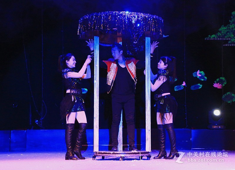 吳桥杂技大世界：魔术：大变活人！