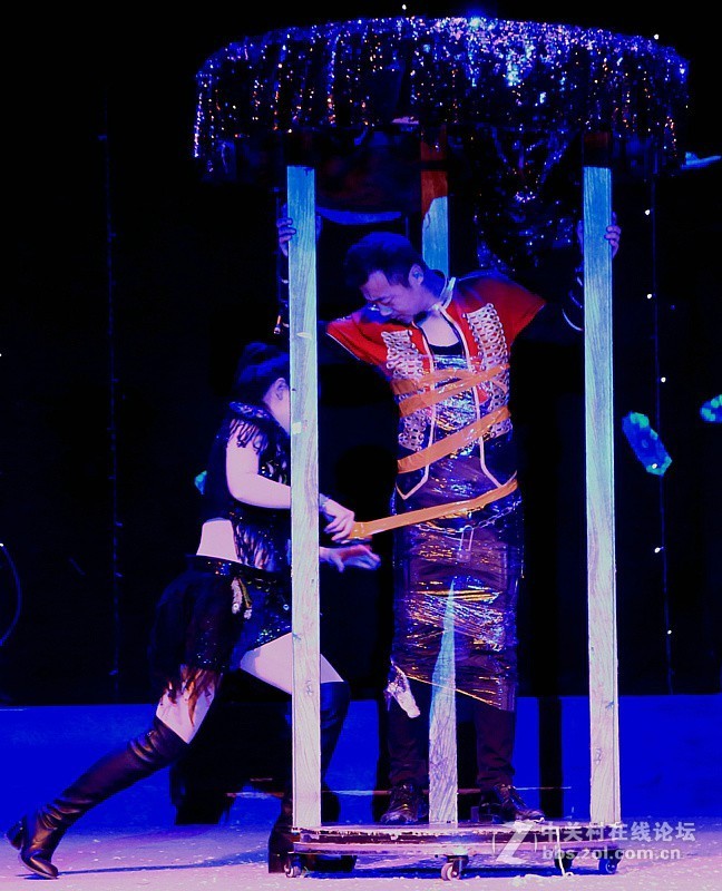 吳桥杂技大世界：魔术：大变活人！