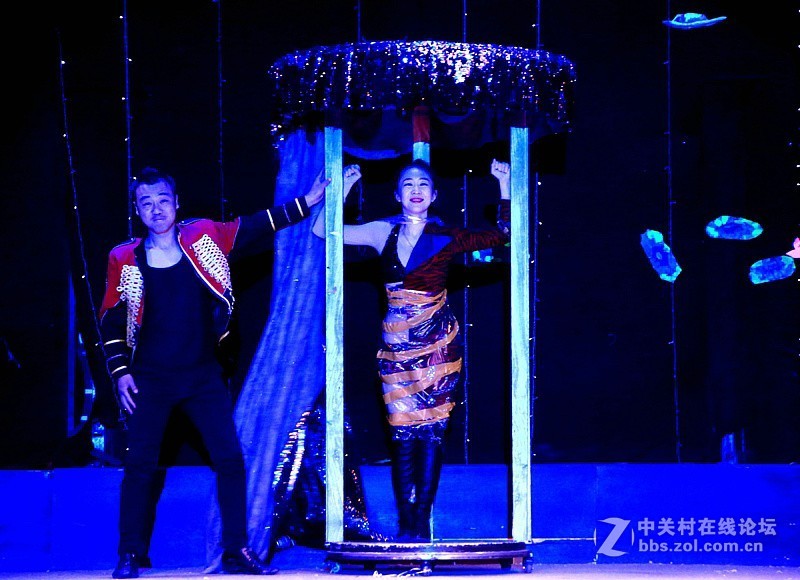 吳桥杂技大世界：魔术：大变活人！