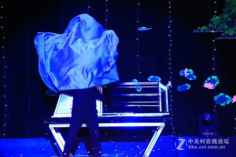 吳桥杂技大世界：魔术：大变活人！