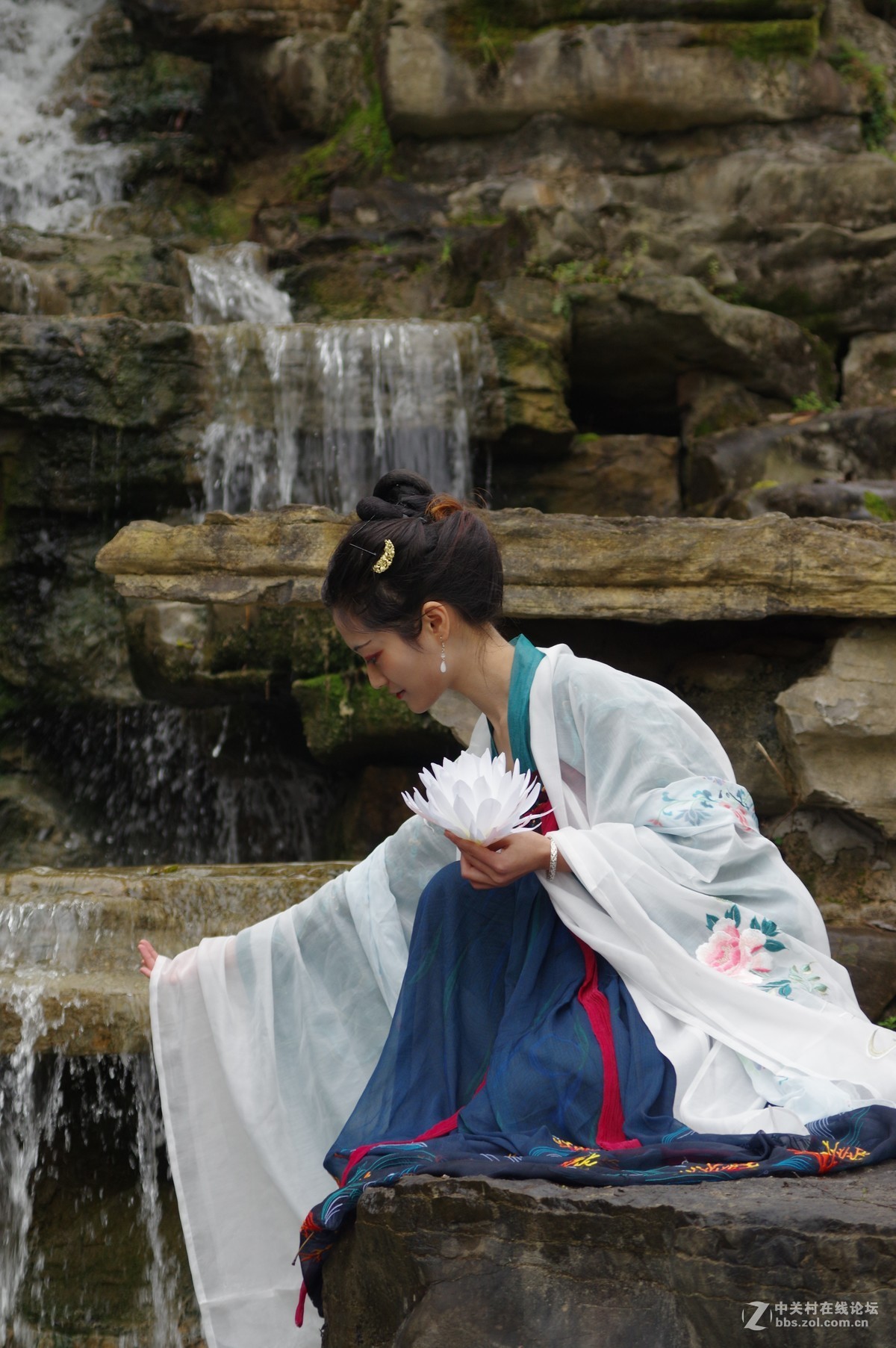 好久没来了，回来看看在大家。在园博园厚着脸皮抓拍几张，望大家多多指点。