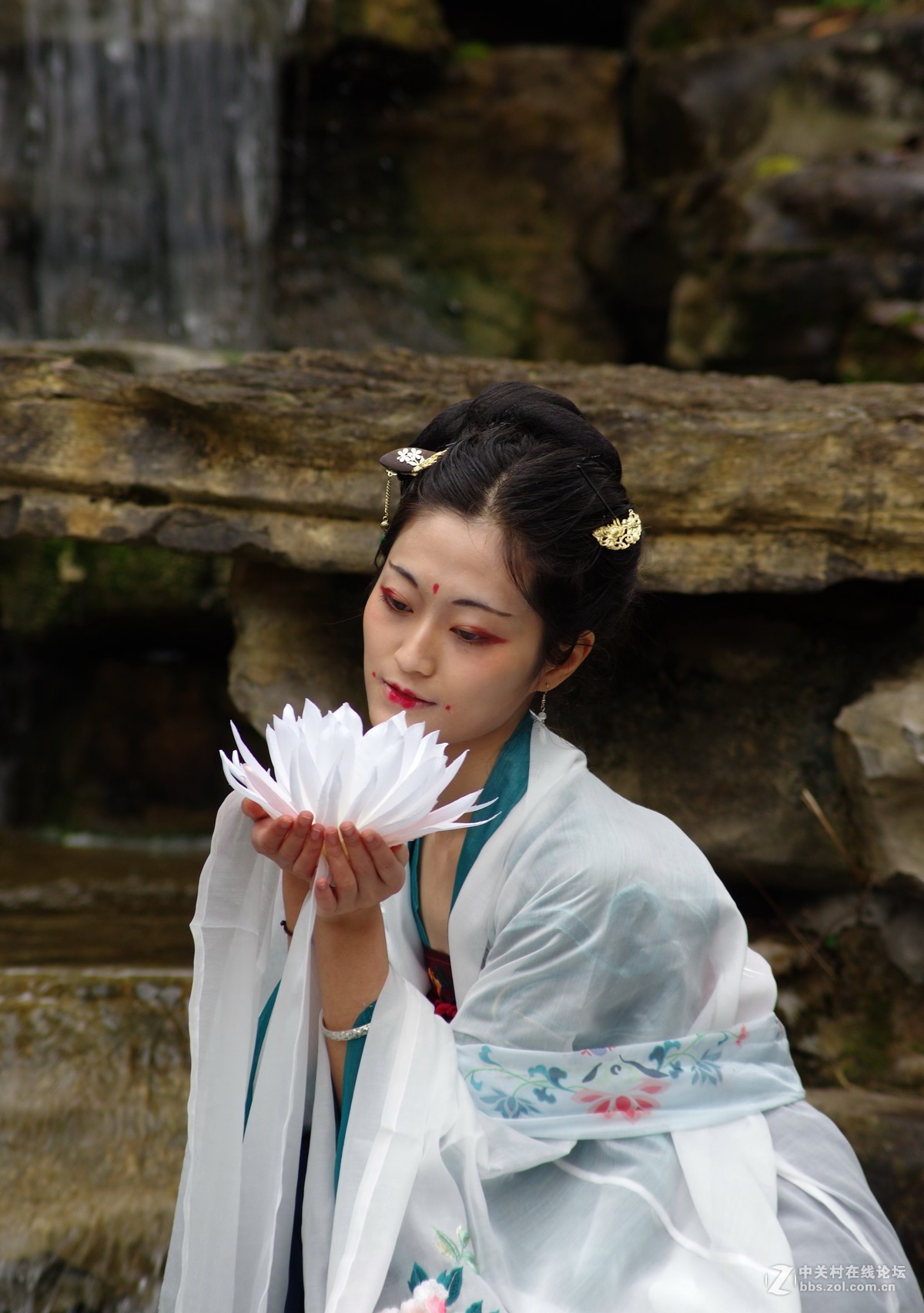 好久没来了，回来看看在大家。在园博园厚着脸皮抓拍几张，望大家多多指点。