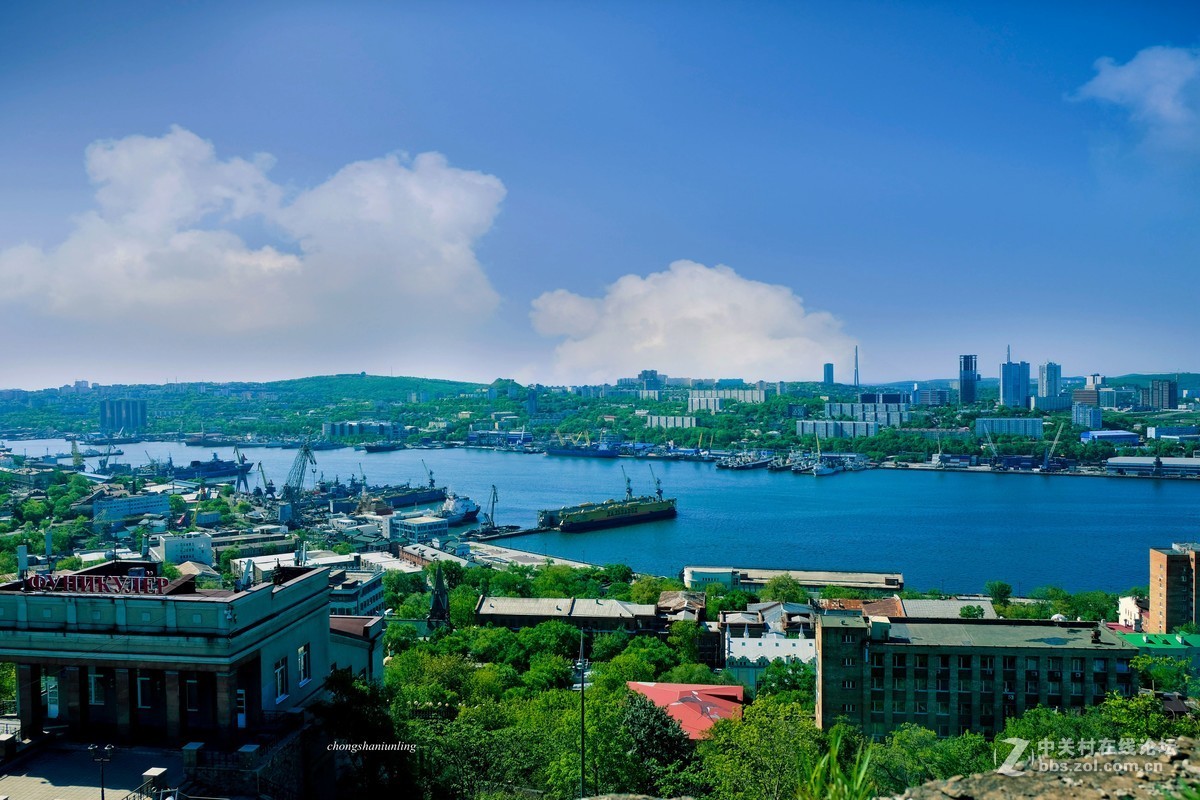 美麗的海邊城市風景