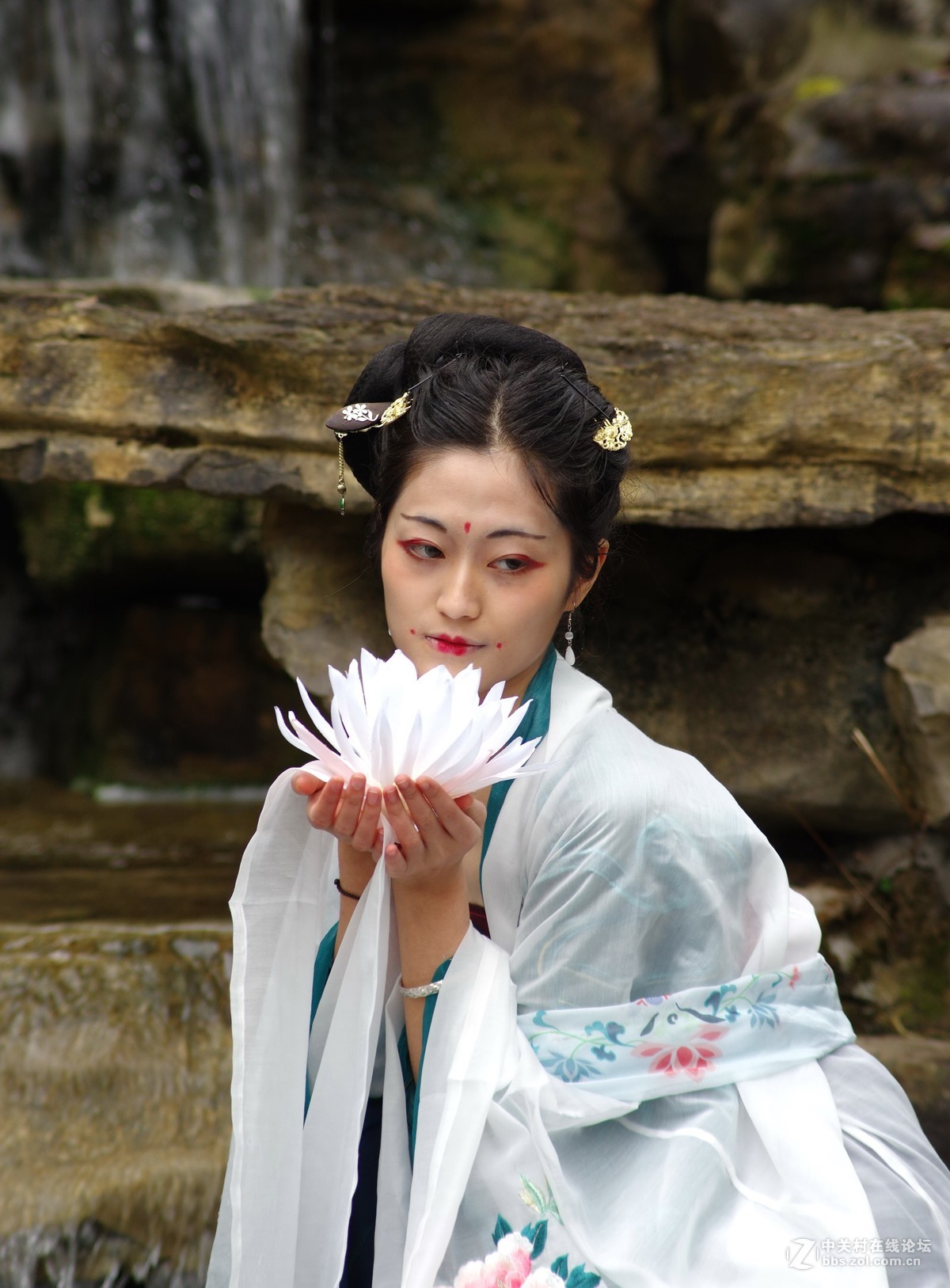 好久没来了，回来看看在大家。在园博园厚着脸皮抓拍几张，望大家多多指点。