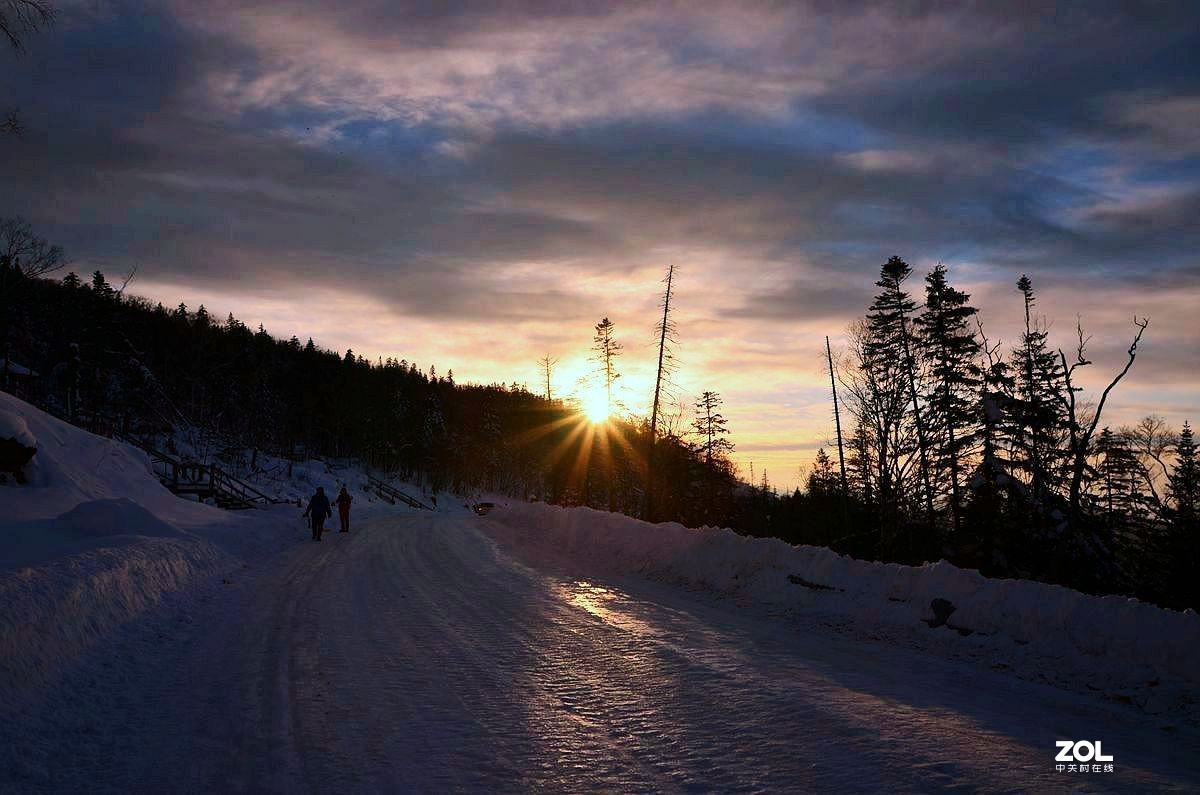 老片——雪路日落时