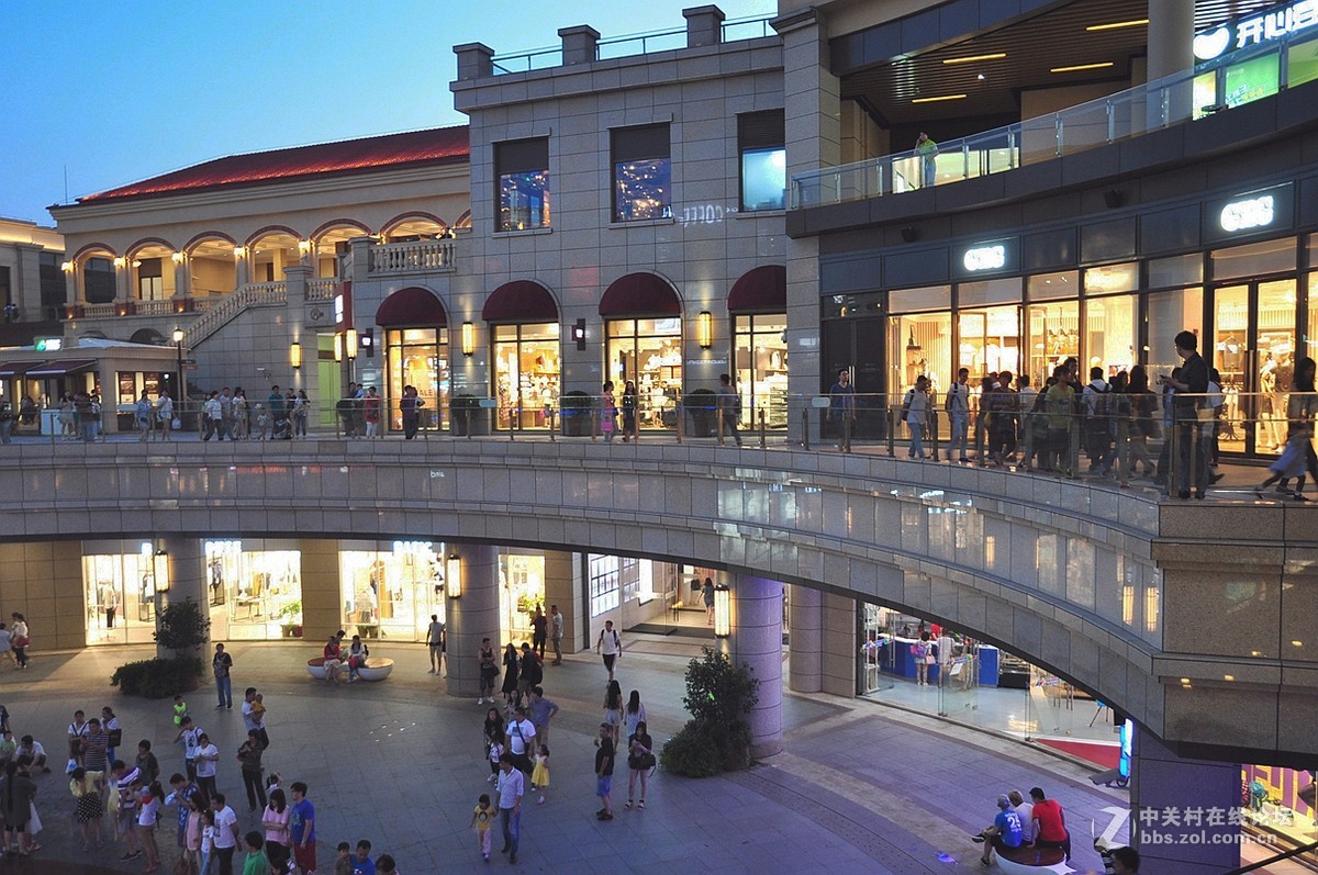 上海长泰广场开放式购物中心落成开业