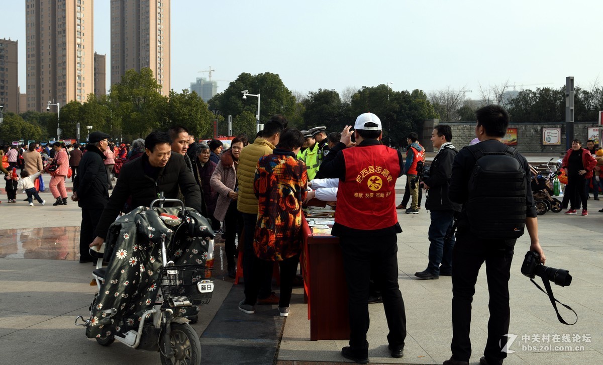 学雷鋒精神.为民作奉献