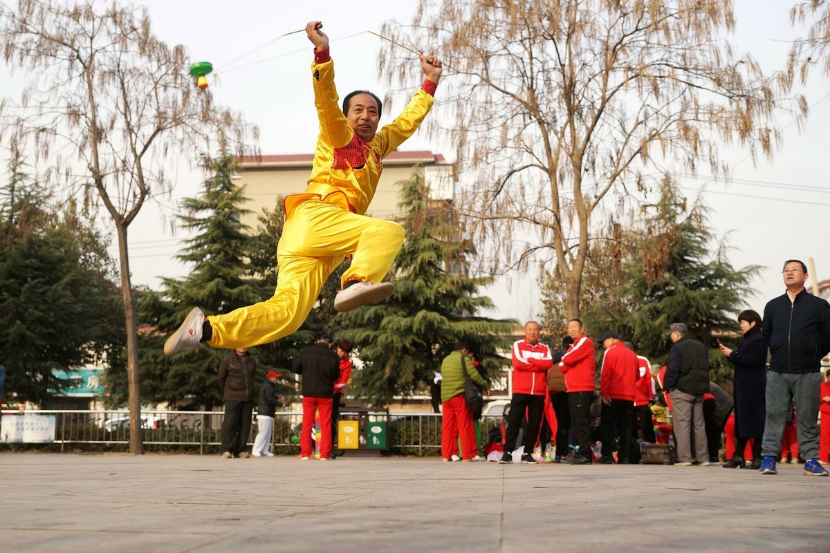 桥西区第九届空竹交流展演