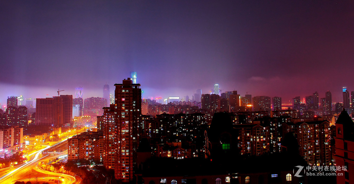 28楼窗缝看夜景