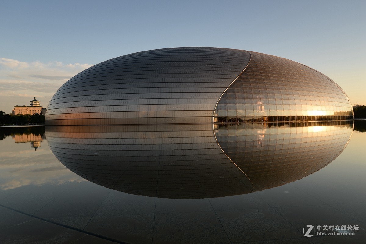 夕阳下的大剧院