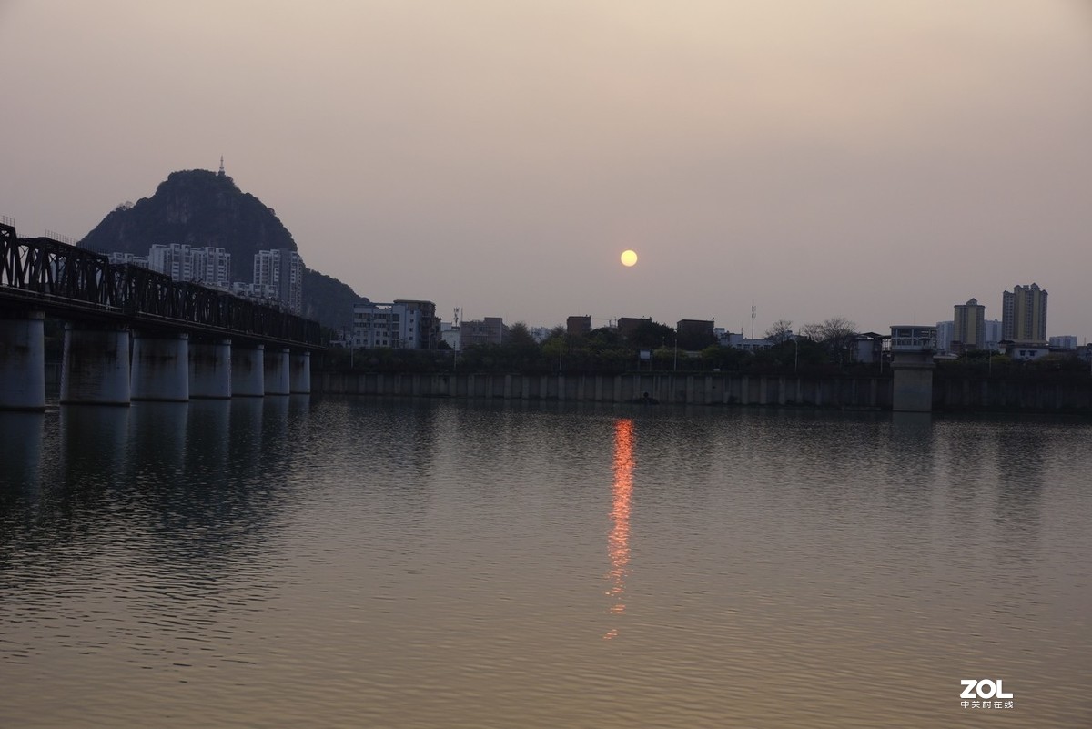 2020年广西 柳州柳江河堤夜景