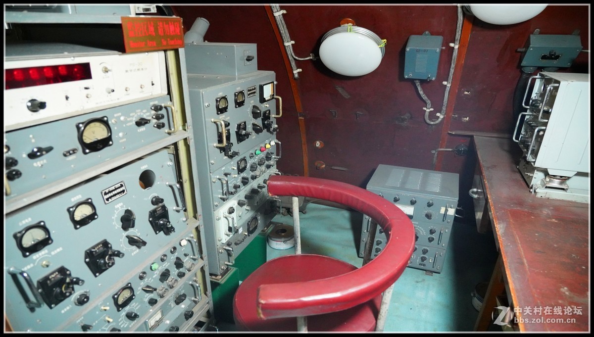 中国第一艘可参观的     旅顺号033型潜艇，